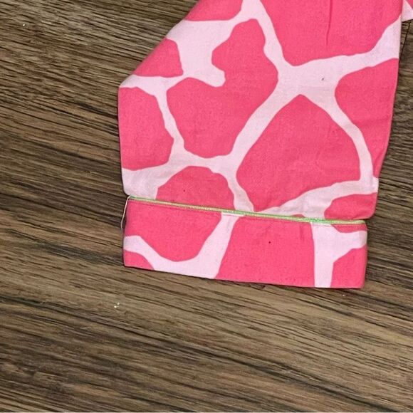 Victoria’s Secret Giraffe Print Long Sleeve Button Down Pajama Shirt Pink sz XS - Picture 11 of 12